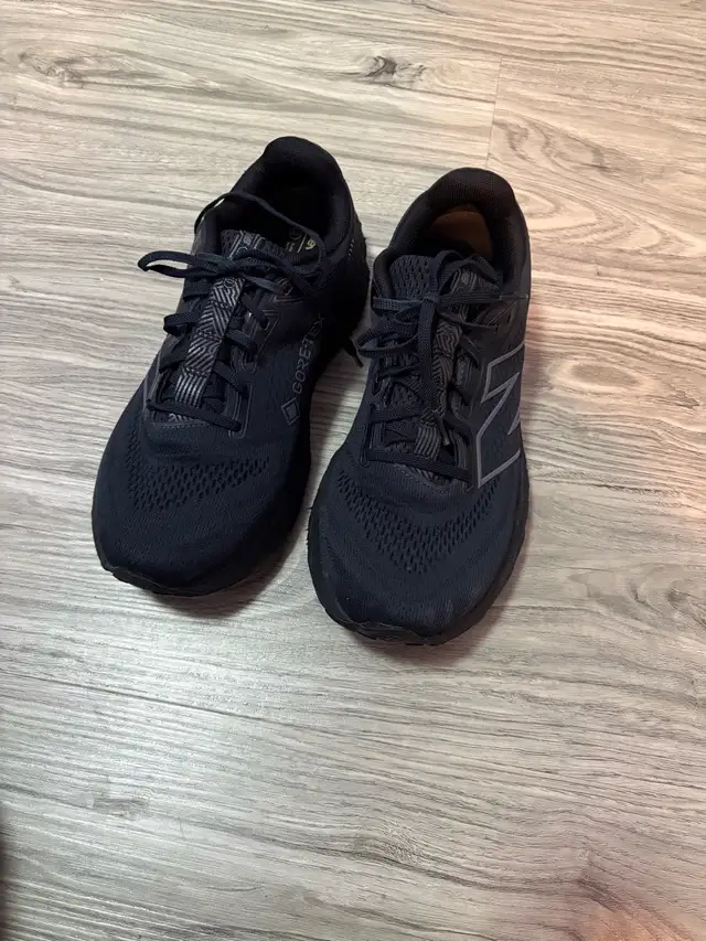 New balance 880 shoes sneakers chaussures unisex    in Men's Shoes in City of Montréal - Image 2