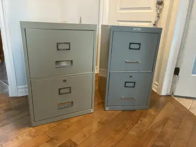 Lot de deux classeurs, View more