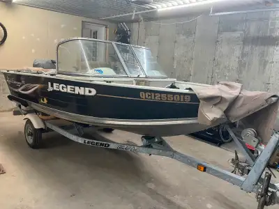 Belle chaloupe de peche en excellente etat. Prete pour une nouvelle saison. Moteur 30hp 4 temps. Ell...