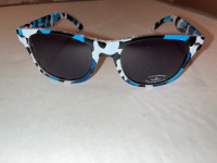 Sunglasses/lunettes de soleils blue cameo 
