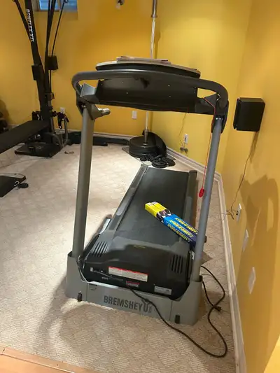 Bremshey Sport Pacer HRC S treadmill for home exercise. It comes with the original service manual an...
