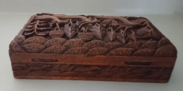 Vintage Carved Wood Box Jewelry with Antelopes & Trees in Arts & Collectibles in Oshawa / Durham Region - Image 4