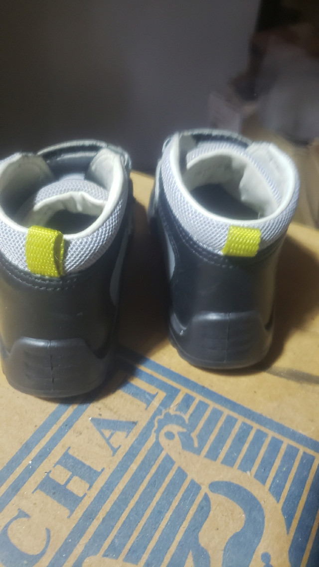 Geox toddler booties  in Clothing - 2T in Markham / York Region - Image 2