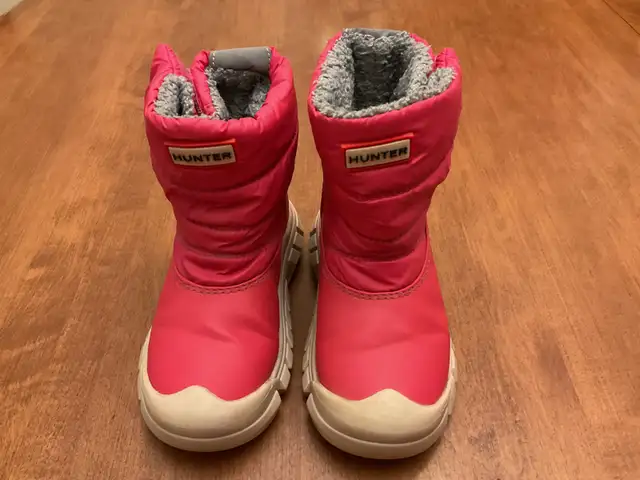 Hunter winter boots - toddler UK 7/US 8 in Kids & Youth in Dartmouth - Image 2