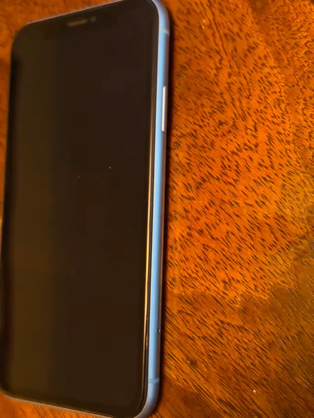 iPhone XR 128g Blue Excellent condition479554625697239044