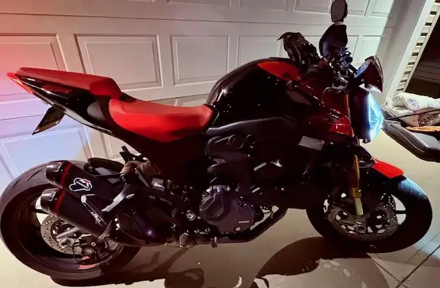 Ducati Monster SP – Red – 2,000 km in Sport Touring in Edmonton - Image 4