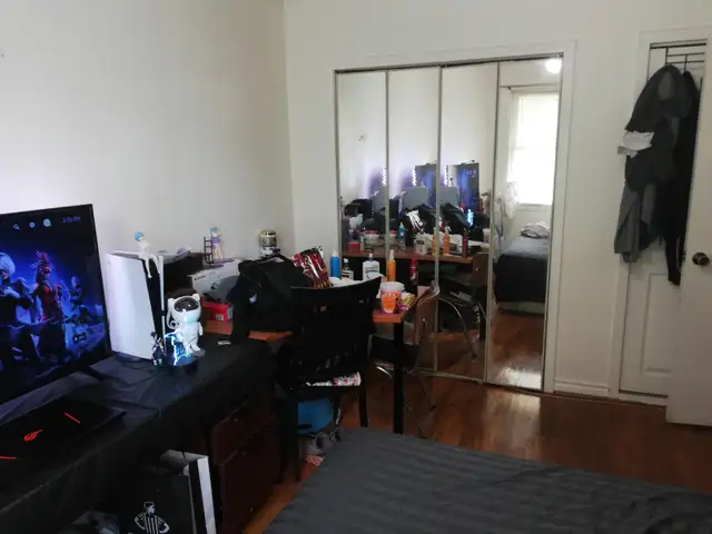 Brampton big private master bedroom for Rent63005668972547122