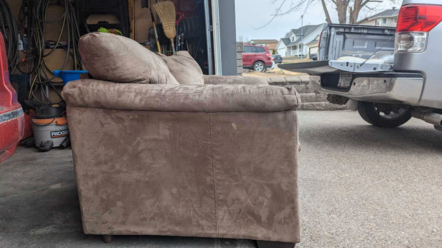 2 person couch  in Couches & Futons in Prince George - Image 2