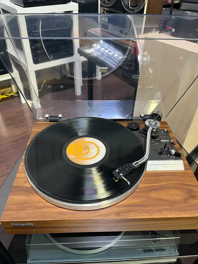 Vintage Panasonic Turntable in Stereo Systems & Home Theatre in City of Toronto - Image 4