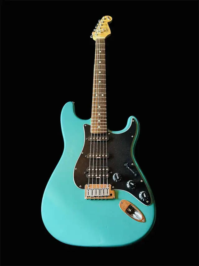 1994 Fender American 40th Anniversary  Stratocaster in Guitars in Calgary - Image 3