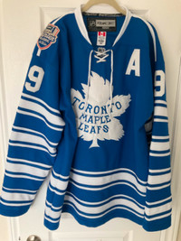 Lupul # 19 Toronto Maple Leafs Jersey Sz 52 Winter Classic 2014