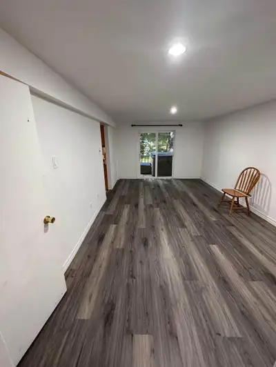 Basement for rent in Pickering