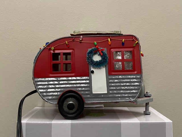 Scentsy (NEW) Christmas camper RV holiday Warmer   in Home Décor & Accents in Edmonton - Image 3