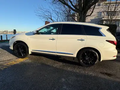 I’m selling my 2019 Infiniti QX60. Very well taken care of. Fully loaded and yes, this one has Apple...