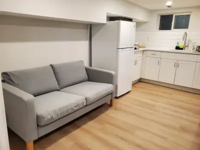 UPTOWN WATERLOO APARTMENT IN HOME - NEWLY RENOVATED 1 BEDROOM