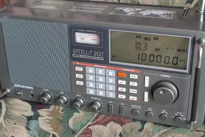 ***** UPGRADED HIGH END SPEAKER INSTALLED***** GREATER BASS AND TREBLE AUDIO*****GRUNDIG SATELLIT 80...
