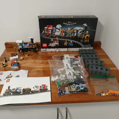 LEGO de Noël Le train express festif 10361, View more