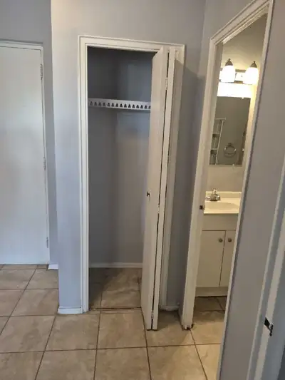 A decent 1-Bedroom apartment in a serene environment near Merivale and Baseline road is available fo...