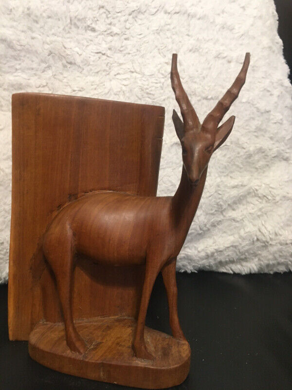 Mid-century hand-carved wood gazelle book ends dans Art et objets de collection  à Ville de Montréal - Image 2
