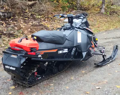 The 2015 Ski-Doo MXZ X 800R E-TEC is a high-performance trail snowmobile known for its powerful 799....