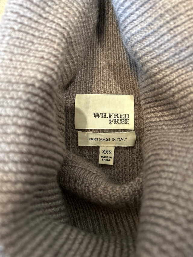 Wilfred Free Knitted Wool Turtleneck - Women’s XXS in Women's - Tops & Outerwear in Calgary - Image 4