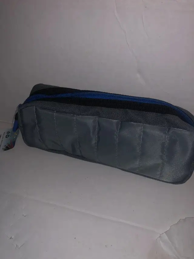 Pencil cases/trousses à vendre  in Other in City of Montréal - Image 7