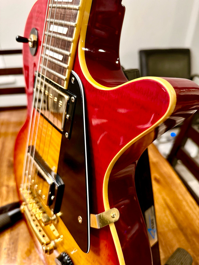 1994 Les Paul Deluxe by Stagg MIJ cherry burst in Guitars in Woodstock - Image 3