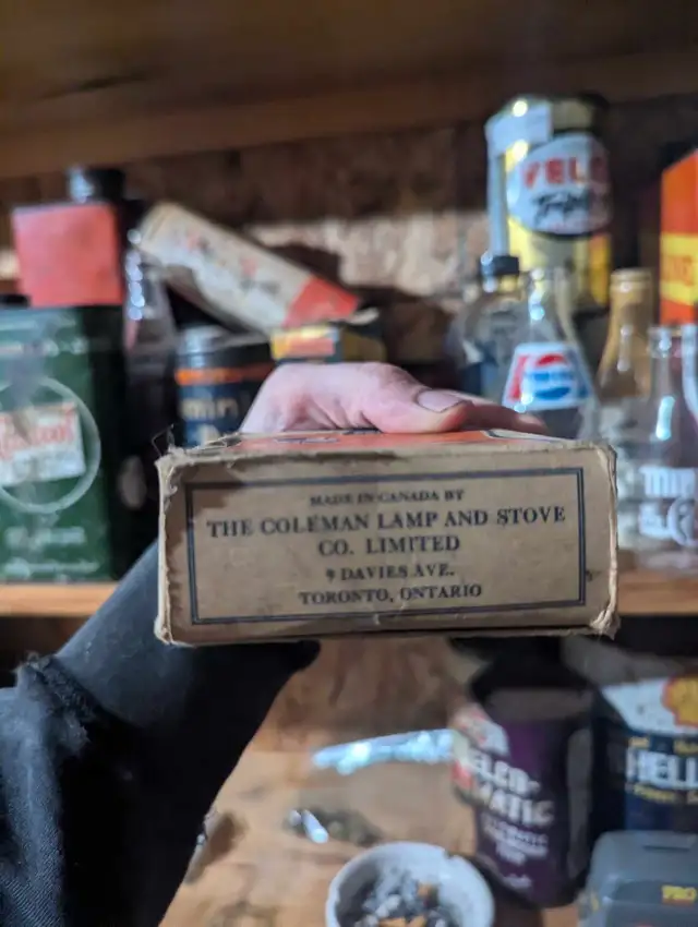 VINTAGE 1950's COLEMAN LANTERN #21 HI-POWER MANTLE BOX in Arts & Collectibles in Summerside - Image 8