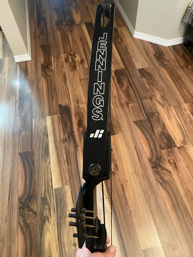 Compound Bow’s and Storage Rack in Other in Edmonton - Image 8