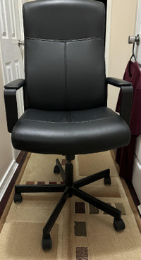 Desk chair online kijiji