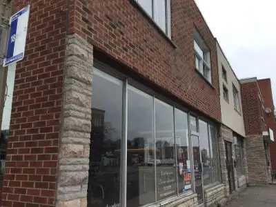 Espace commercial à louer (pour bureau professionnel ou clinique) À Rosemont, Montréal 1 000 pi² env...
