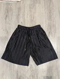 Oak + Fort Pleated Shorts