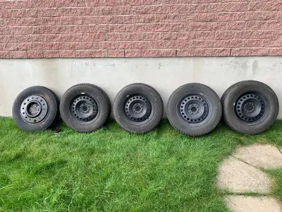 4 pneus hiver 215/70R16