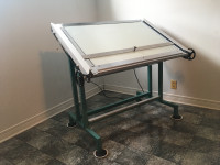 HENNING LIGHT TABLE PROFESSIONAL GLASS AND ALL METAL