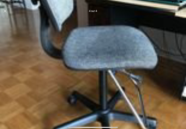 Bureau d’ordi et chaise de travail ajustable dans Bureaux  à Longueuil/Rive Sud - Image 2