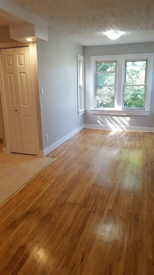 Top floor in triplex, gorgeous renovations!