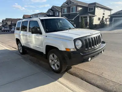 2012 Jeep Patriot North 2.4L (4 cyl.) auto, ps, pb, a/c, heated seats, command start. Equipped with...