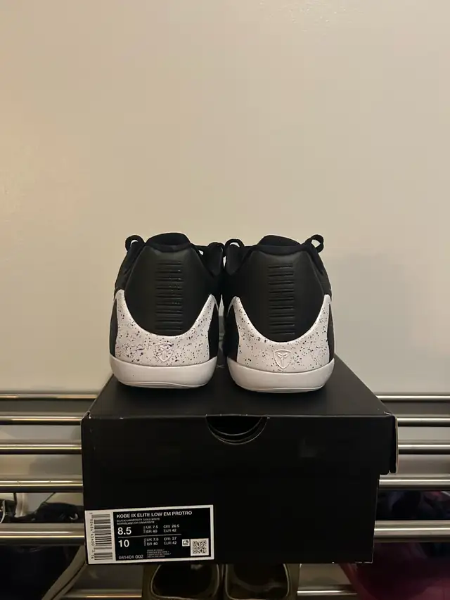 Nike Kobe 9 EM Low ‘Lakers Away’ - Size 8 in Basketball in City of Toronto - Image 3