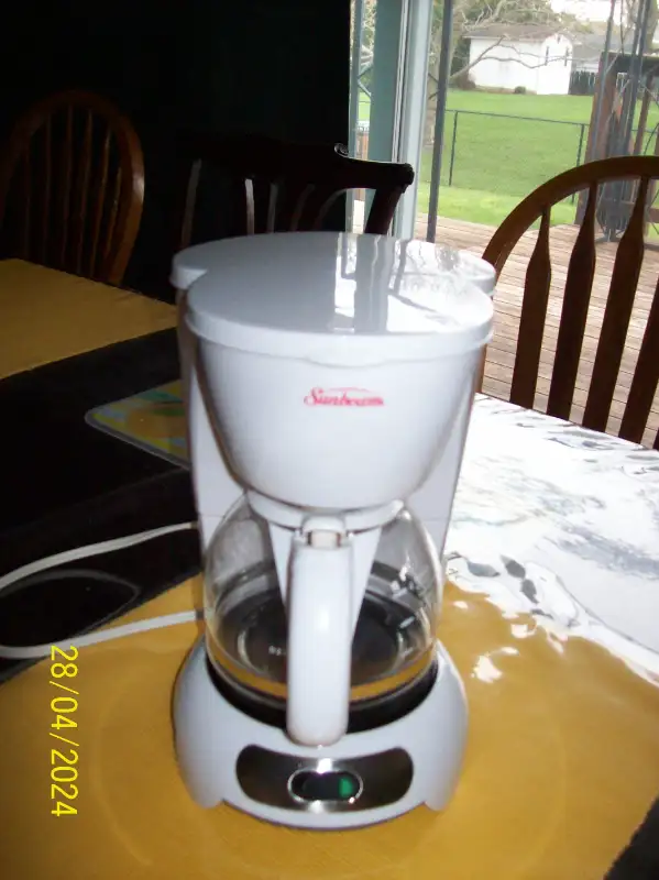 Small coffee maker in Coffee Makers in Cornwall - Image 2