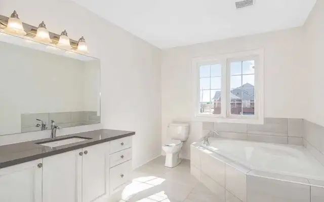 Large Brampton 4 bedroom detached house for rent ! in Long Term Rentals in Mississauga / Peel Region - Image 8