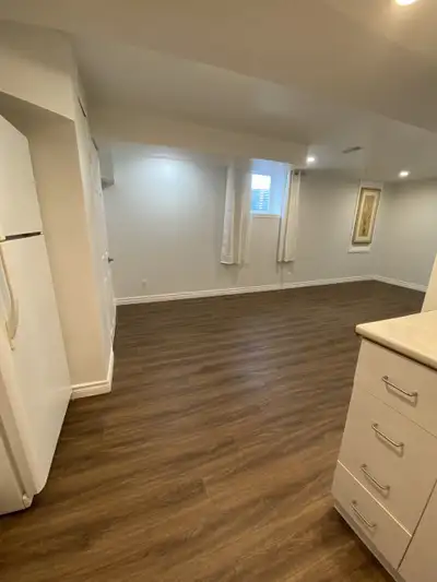 Separate Entrance, Soundproofed, Great Spacious, Bright Bachelor Basement Apartment, Excellent Locat...