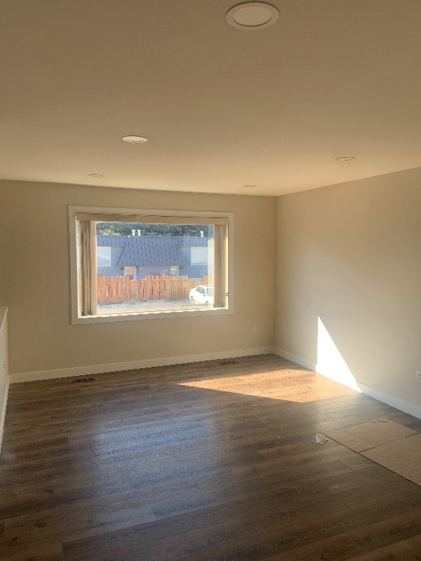 Pet friendly 3 Bedroom Townhouse near Hospital & Downtown Long Term