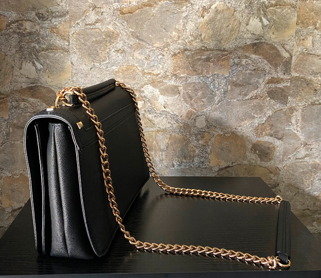 Moschino luxury purse and wallet dans Femmes - Sacs et portefeuilles  à Ville de Montréal - Image 4