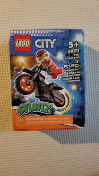 NEW LEGO City Stuntz Fire Stunt Bike 60311 (box is bent)