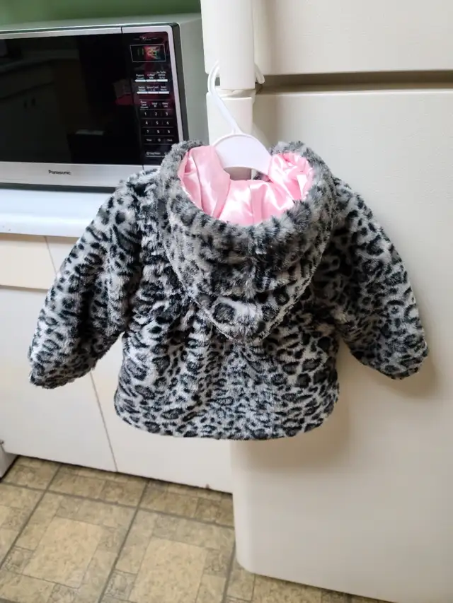 INFANT BON BEBE WINTER COAT in Clothing - 12-18 Months in Saskatoon - Image 3