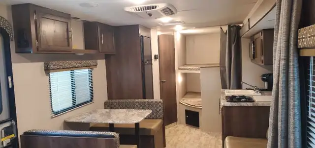 Roulotte KZ 2018 Spree Escape E231BH in RVs & Motorhomes in Québec City - Image 4