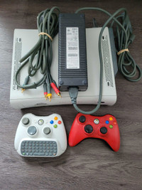 Xbox 360 + 2 controllers 