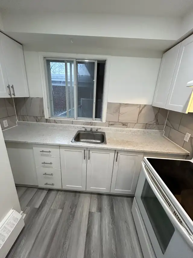 4 1/2 Apt DISPO  Visite 11:00 a 3:00 Lundi au Vendredi