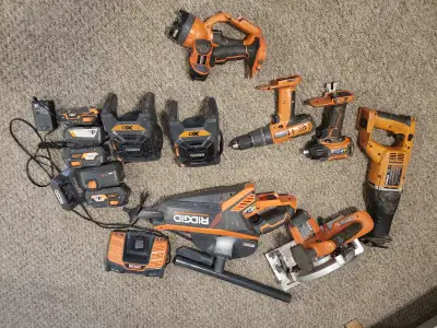 RIDGID 18V Cordless Combo Kit with many tools, see list in desc, View more