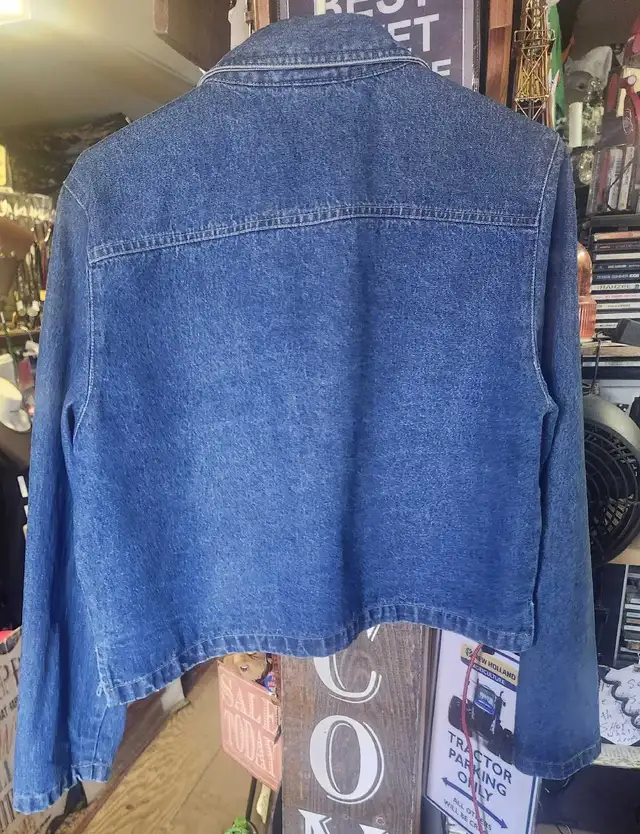 Roughrider Denim Jacket in Women's - Tops & Outerwear in Calgary - Image 4